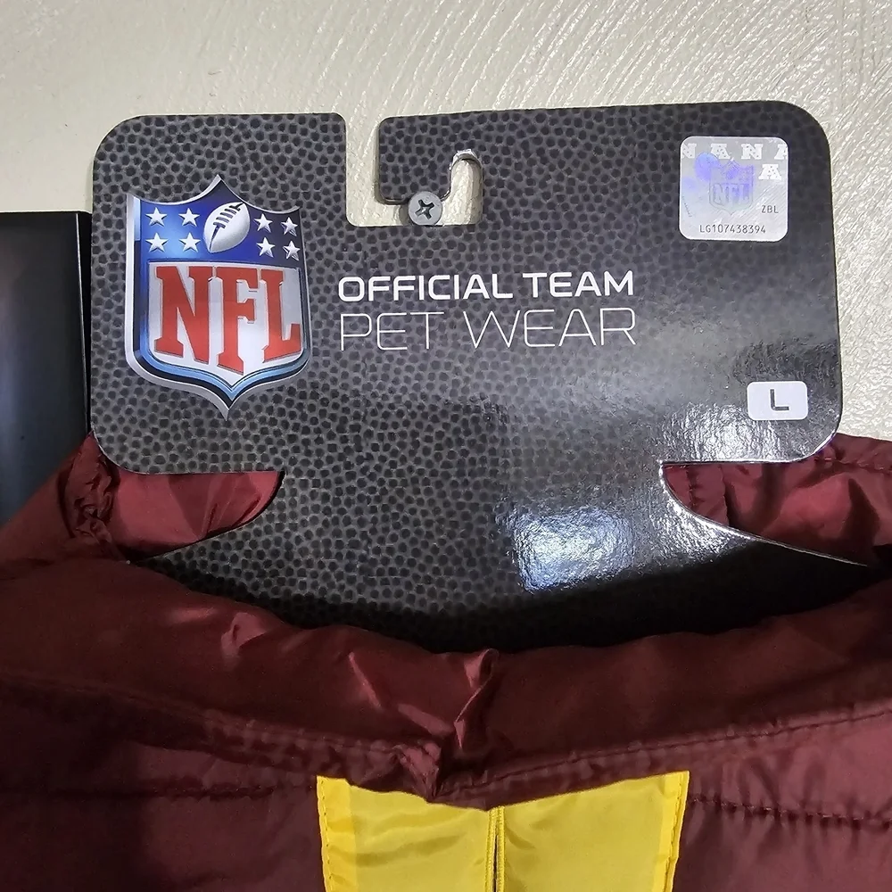 NFL Washington Commanders Dog Puffer Jacket Size Large NEW with Tags